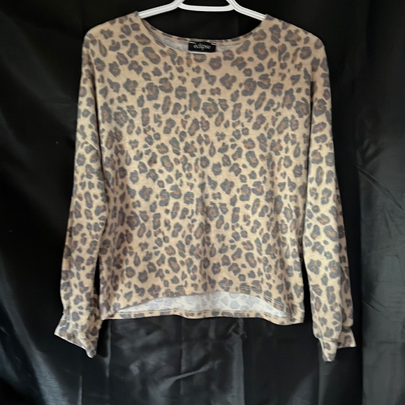Cheetah print, soft, long sleeve - Picture 1 of 1
